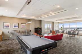 Live the Arlington Exp in a Comfy and Stylish Apt